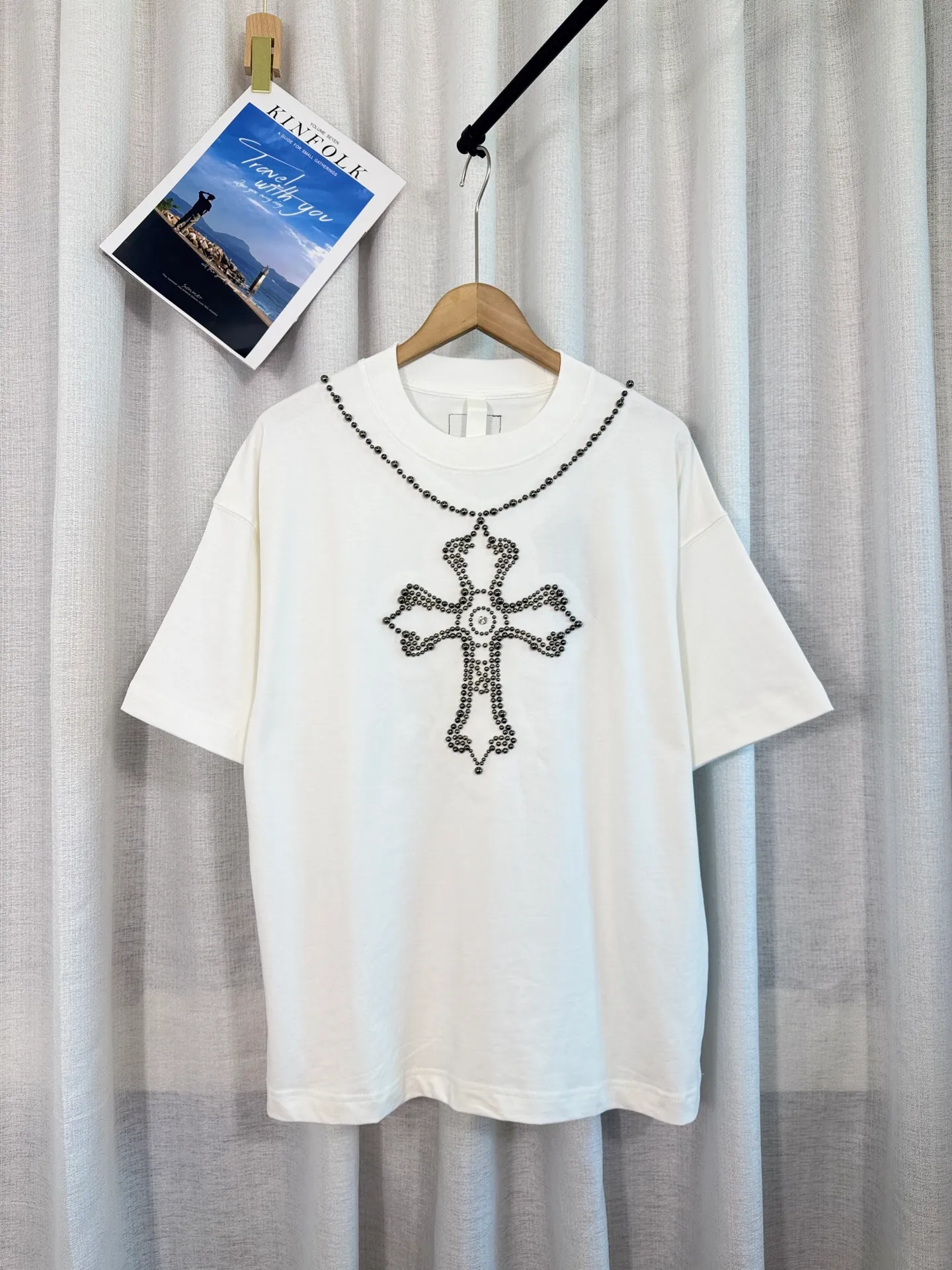 P210 ch high version Chrome Hearts 2025 spring and summer new horseshoe cross printed pearl compass short-sleeved T-shirt, fabric: 26 double yarns, 320 grams weight, pearl necklace Printing process: pearl necklace Color: black white Size: S M L XL Style number: 5168